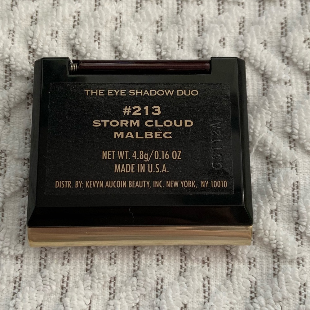 Kevyn Aucoin eyeshadow duo #213 Storm Cloud/Malbec